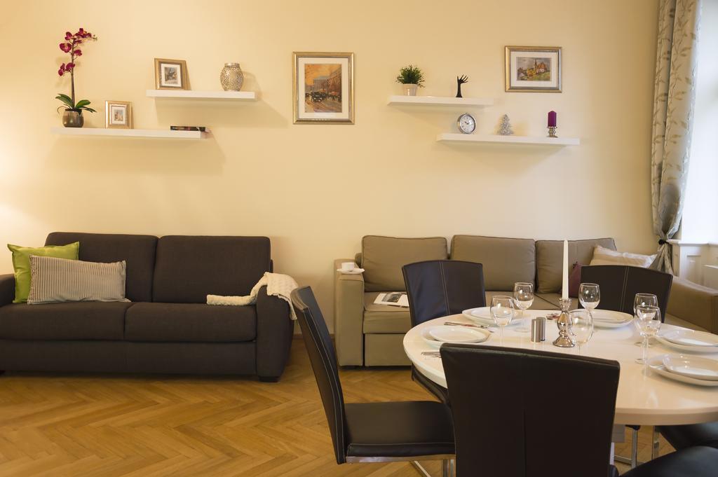Modern Apartment Všehrdova Praha Exteriér fotografie