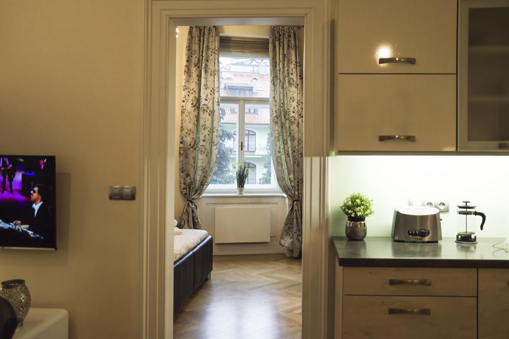 Modern Apartment Všehrdova Praha Exteriér fotografie
