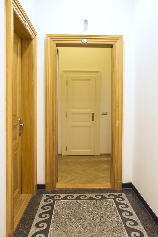 Modern Apartment Všehrdova Praha Exteriér fotografie